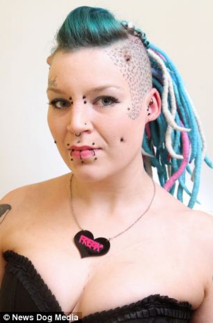 Illustration de l'article : Elle s'est fait tatouer le nom de son mec, mais ce qu'elle fait en apprenant qu'il la trompe... Une vraie malade !