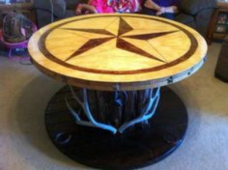 Illustration de l'article : Vous aimez les tourets de câbles ? Voici 34 trucs que vous pourriez faire avec...