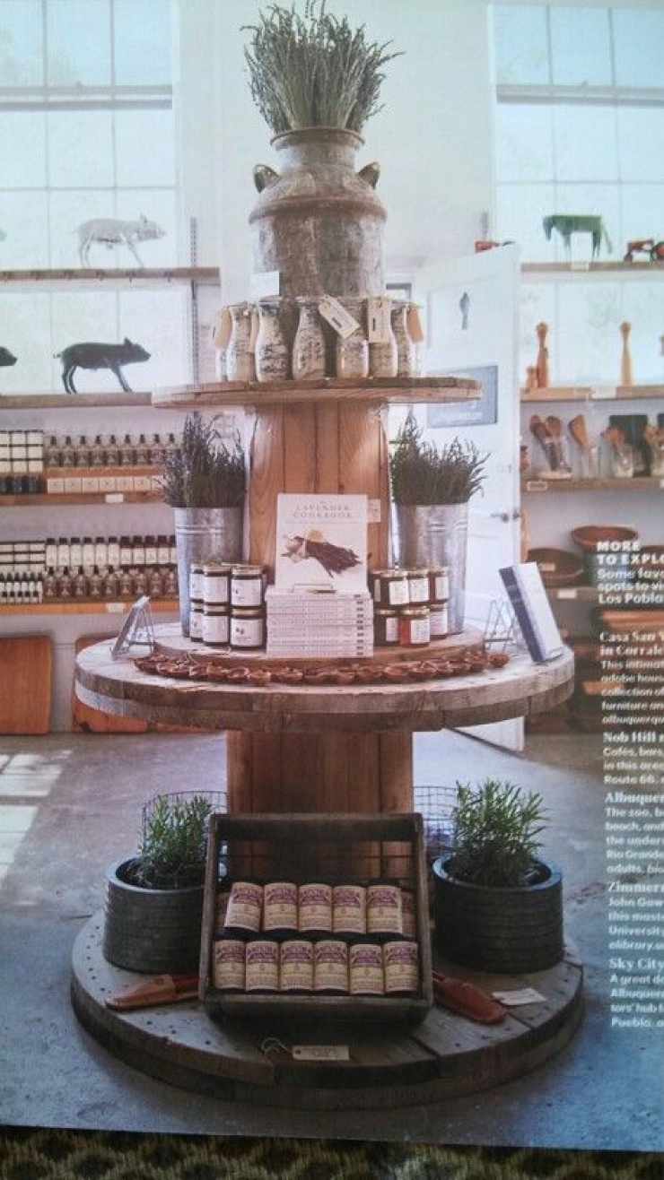 Illustration de l'article : Vous aimez les tourets de câbles ? Voici 34 trucs que vous pourriez faire avec...