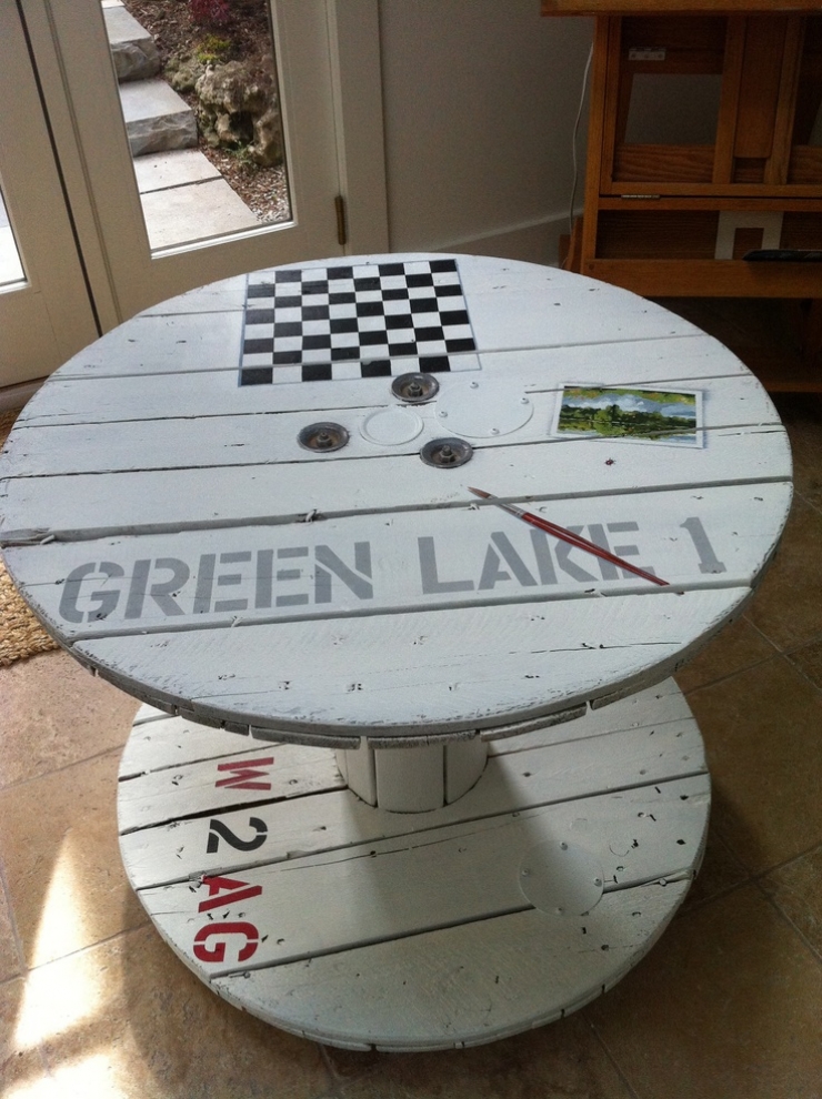 Illustration de l'article : Vous aimez les tourets de câbles ? Voici 34 trucs que vous pourriez faire avec...