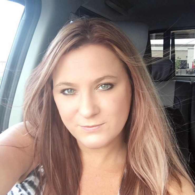 Illustration de l'article : À 36 ans, elle arrête de travailler pour sa passion... Allaiter son mec 12 fois/jour.