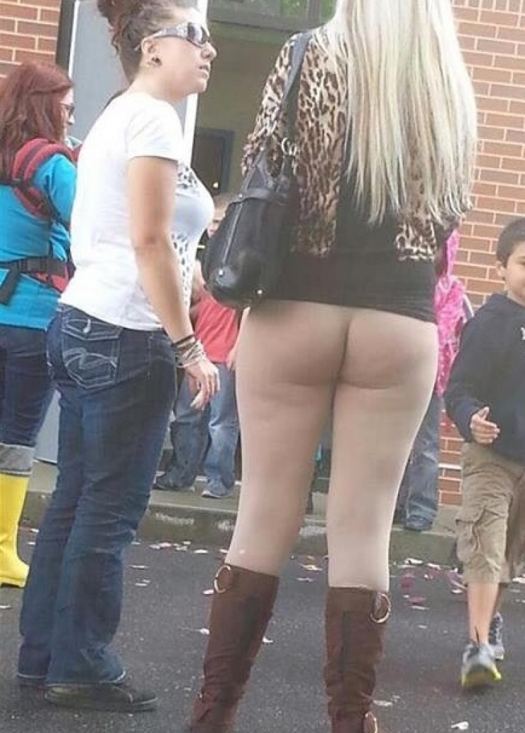 Illustration de l'article : Voilà pourquoi je ne sors JAMAIS en Legging sans vérifier le miroir ! Dur d'être insensible à ces images...