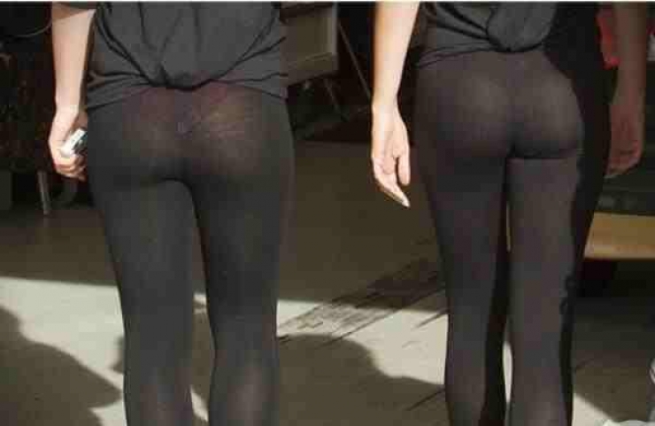 Illustration de l'article : Voilà pourquoi je ne sors JAMAIS en Legging sans vérifier le miroir ! Dur d'être insensible à ces images...