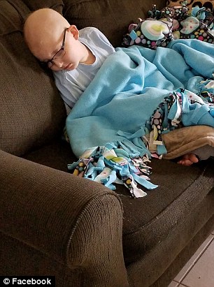 Illustration de l'article : Elle bouleverse le monde entier en prenant cette photo de son fils dans la salle de bain !