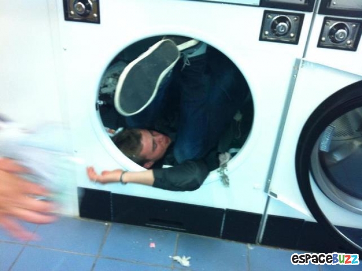 Illustration de l'article : 13 Photos de soirées très embarrassantes!