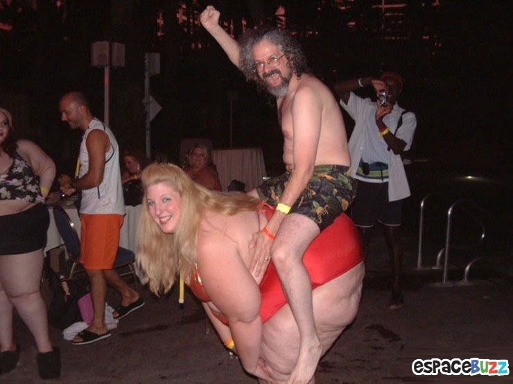 Illustration de l'article : 13 Photos de soirées très embarrassantes!