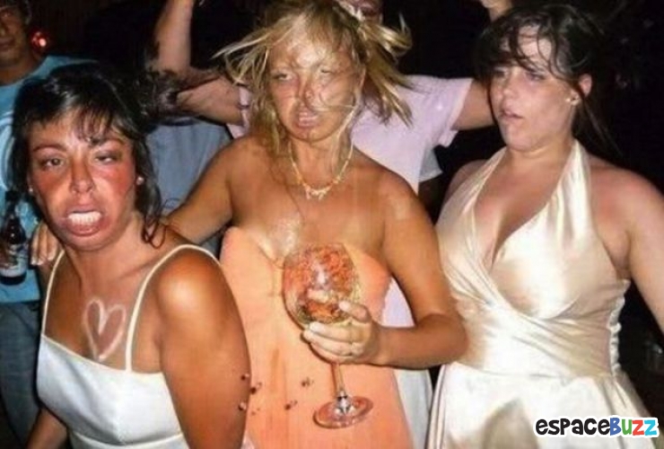 Illustration de l'article : 13 Photos de soirées très embarrassantes!