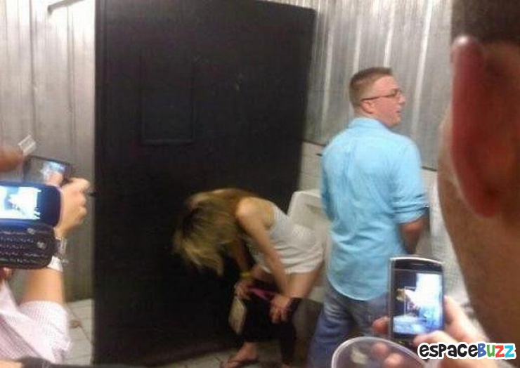 Illustration de l'article : 13 Photos de soirées très embarrassantes!