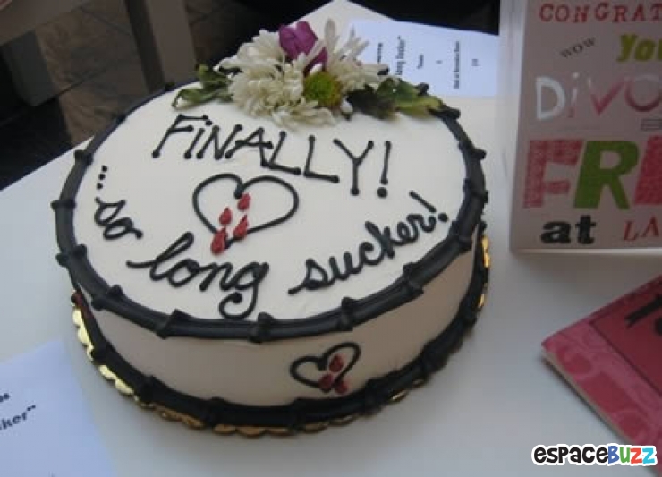 Illustration de l'article : Fêtez votre séparation avec un de ces 15 gâteaux de divorce