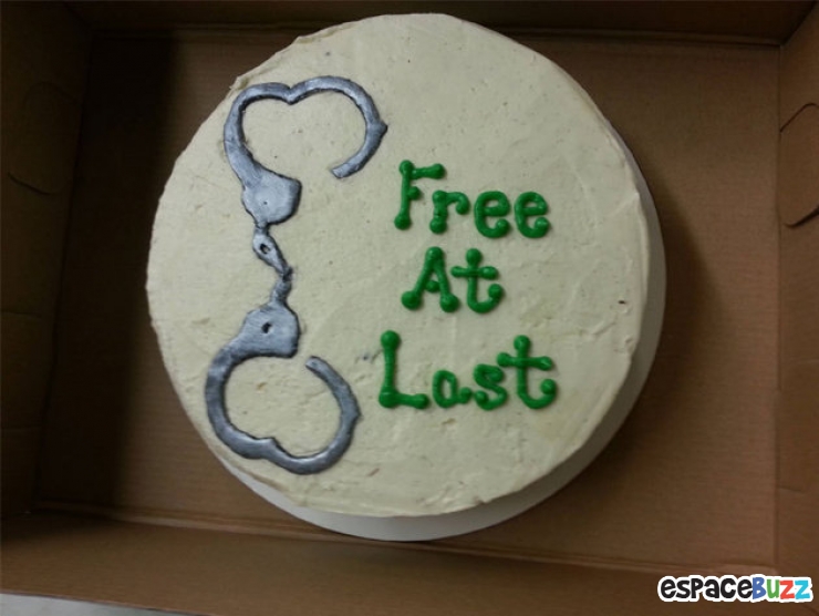 Illustration de l'article : Fêtez votre séparation avec un de ces 15 gâteaux de divorce