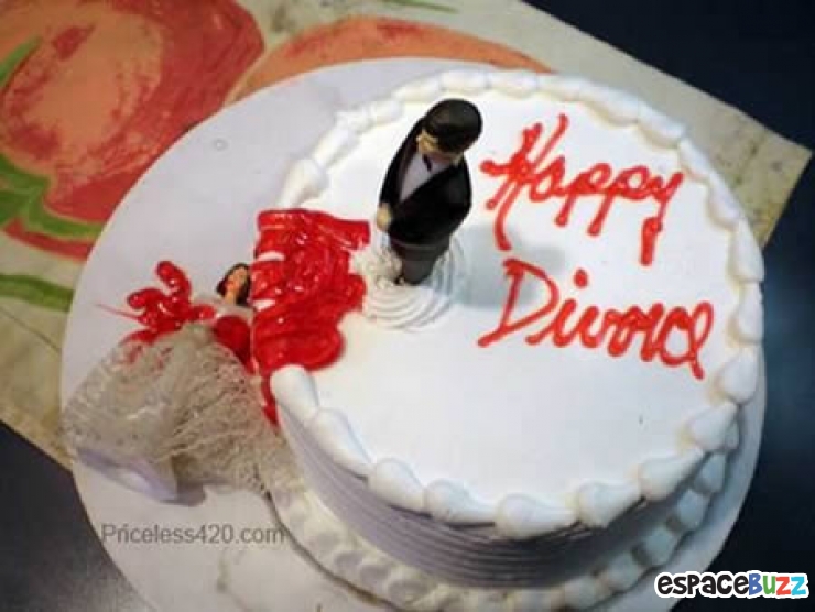 Illustration de l'article : Fêtez votre séparation avec un de ces 15 gâteaux de divorce