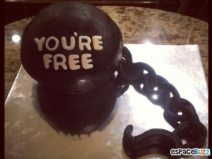 Illustration de l'article : Fêtez votre séparation avec un de ces 15 gâteaux de divorce