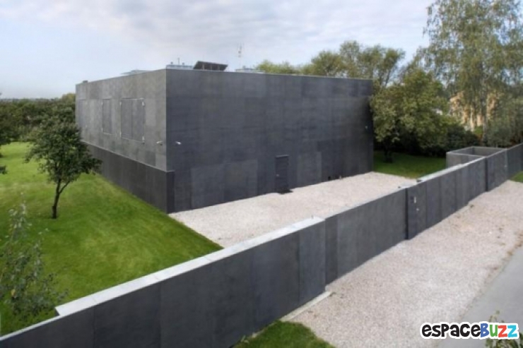 Illustration de l'article : Cette étrange maison se tranforme en véritable bunker