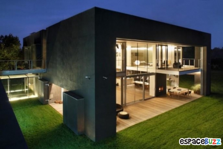 Illustration de l'article : Cette étrange maison se tranforme en véritable bunker