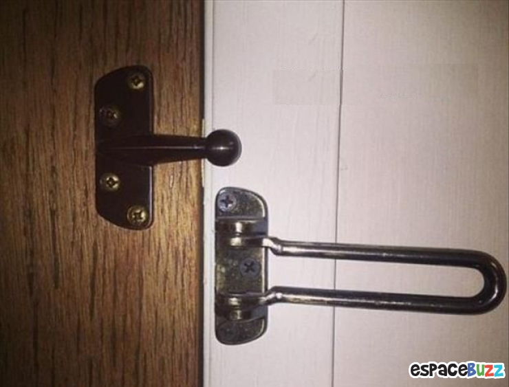 Illustration de l'article : 15 Erreurs de Fabrications qui prouvent que ces gens devraient changer de métier...Et vite!