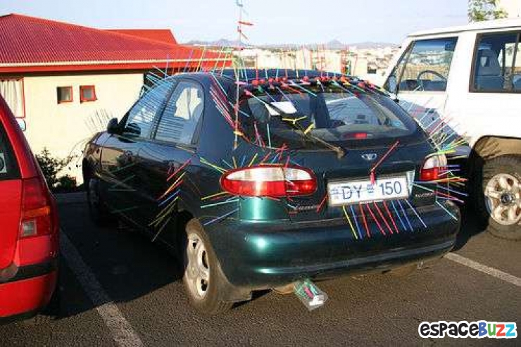 Illustration de l'article : 10 photos de voitures gentiment "décorées" par des copains