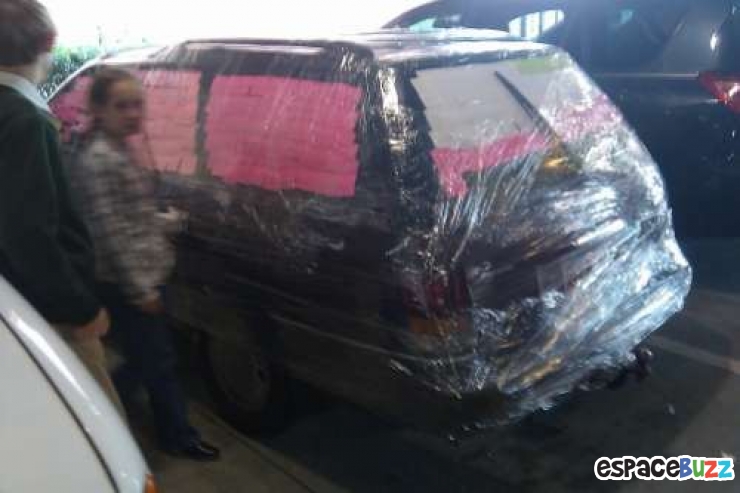 Illustration de l'article : 10 photos de voitures gentiment "décorées" par des copains