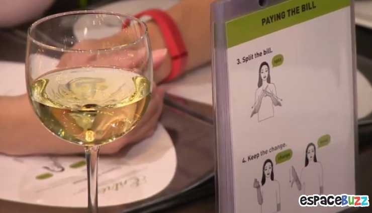 Illustration de l'article : Dans ce restaurant de Toronto, les serveurs sont sourds ou malentendants