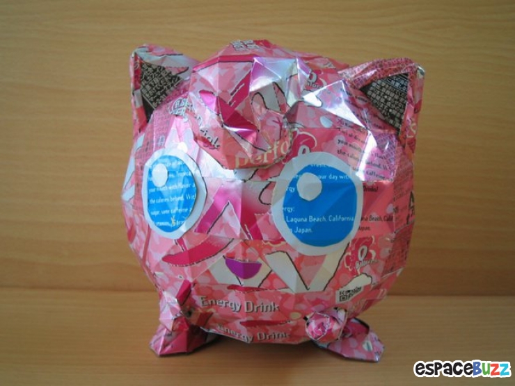 Illustration de l'article : L'artiste Makaon réalise ses scultpures à partir de... canettes! Voici 14 de ses surprenantes créations