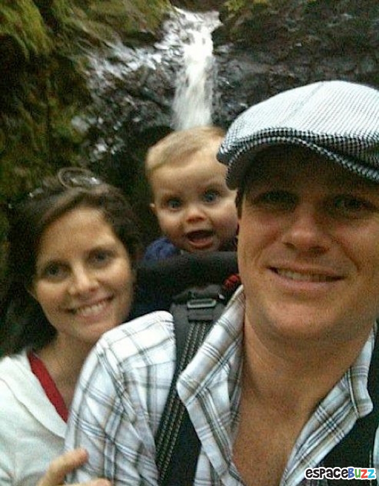 Illustration de l'article : 13 hilarantes photos dans lesquelles des bébés ont eu la bonne idée de s'incruster