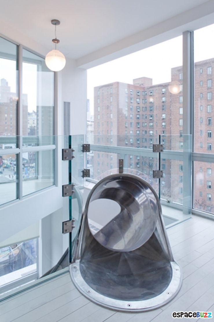 Illustration de l'article : Un toboggan à la place de l'escalier? Une idée plutôt cool!