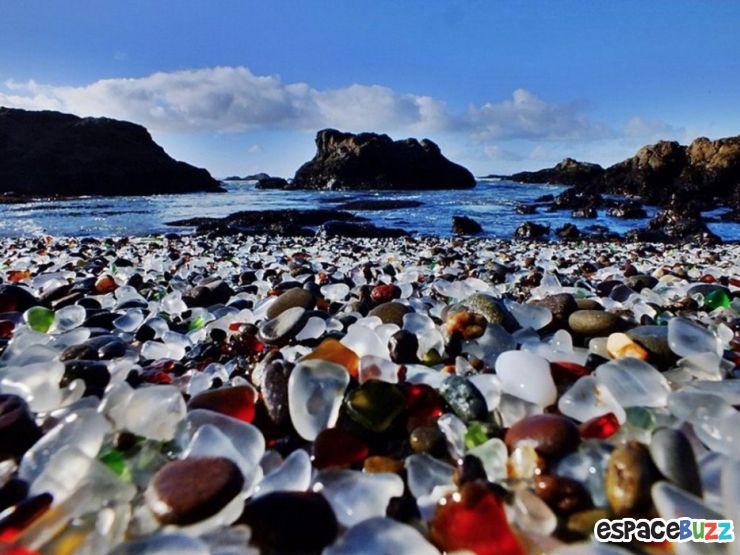 Illustration de l'article : Top 10 des plages uniques en leurs genres