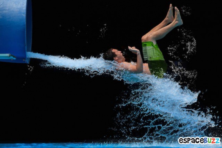 Illustration de l'article : Découvrez 10 clichés pris à la sortie d'un toboggan par la photographe Krista Long