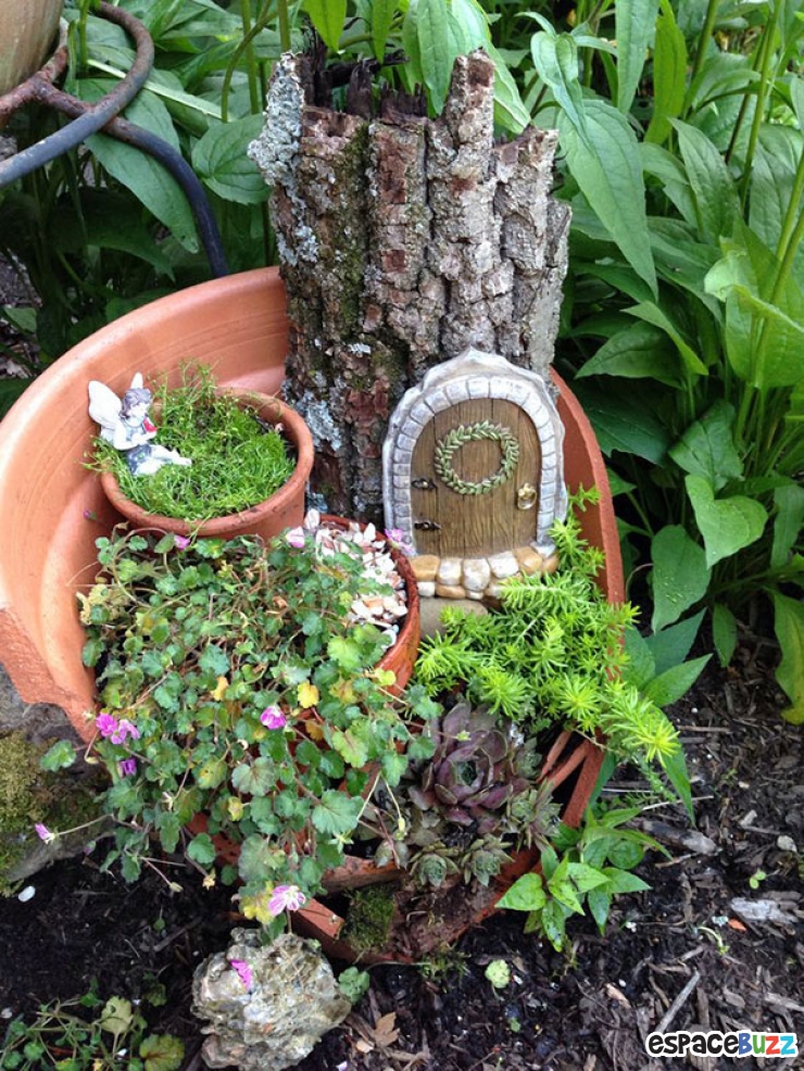 Illustration de l'article : Ne jetez pas vos pots de fleurs brisés. Vous pouvez en faire de magnifiques oeuvres d'art végétales, comme ces 12 exemples