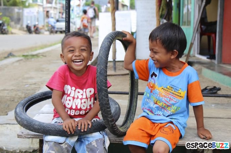 Illustration de l'article : Les enfants du monde et leurs divertissements à travers 15 fabuleuses photos!