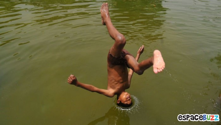 Illustration de l'article : Les enfants du monde et leurs divertissements à travers 15 fabuleuses photos!