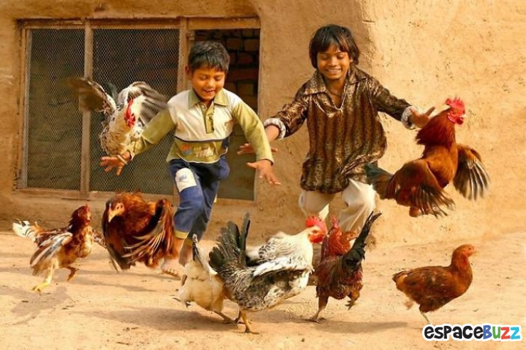 Illustration de l'article : Les enfants du monde et leurs divertissements à travers 15 fabuleuses photos!