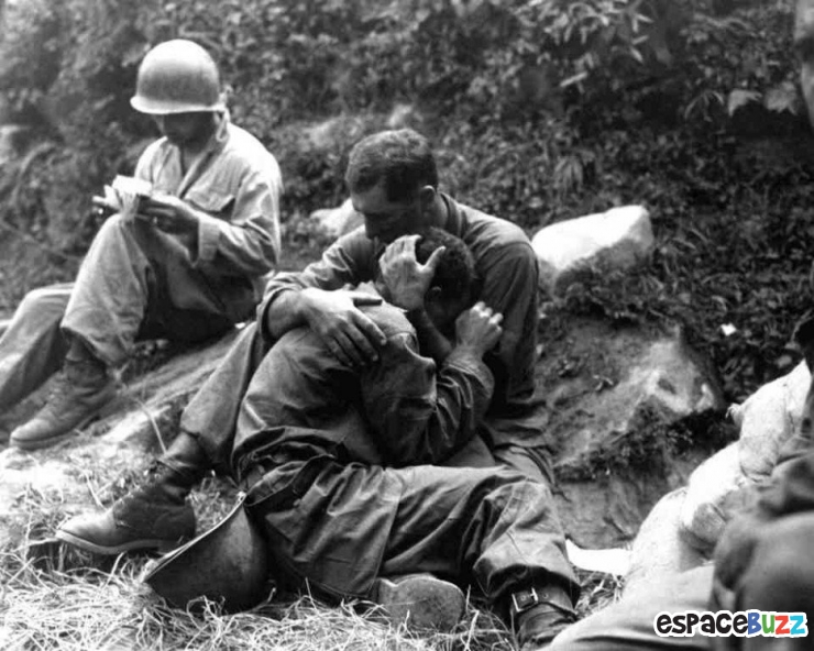 Illustration de l'article : Quand la solidarité et l'humanité survivent aux pires drames : 15 photos saisissantes