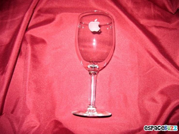 Illustration de l'article : 12 produits dérivés lancés par Apple dans les années 1980