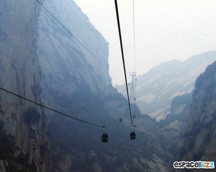 Illustration de l'article : Voici le chemin de montagne le plus p&eacute;rilleux au monde