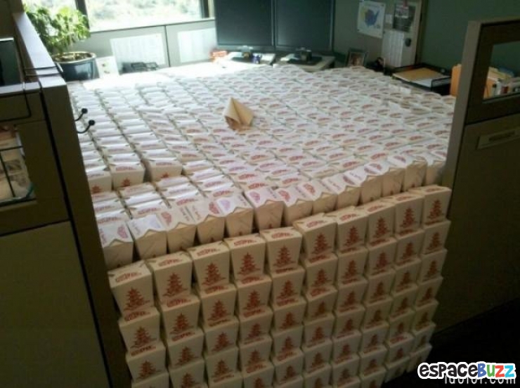 Illustration de l'article : Top 11 des coups tordus faits par des collègues de travail!