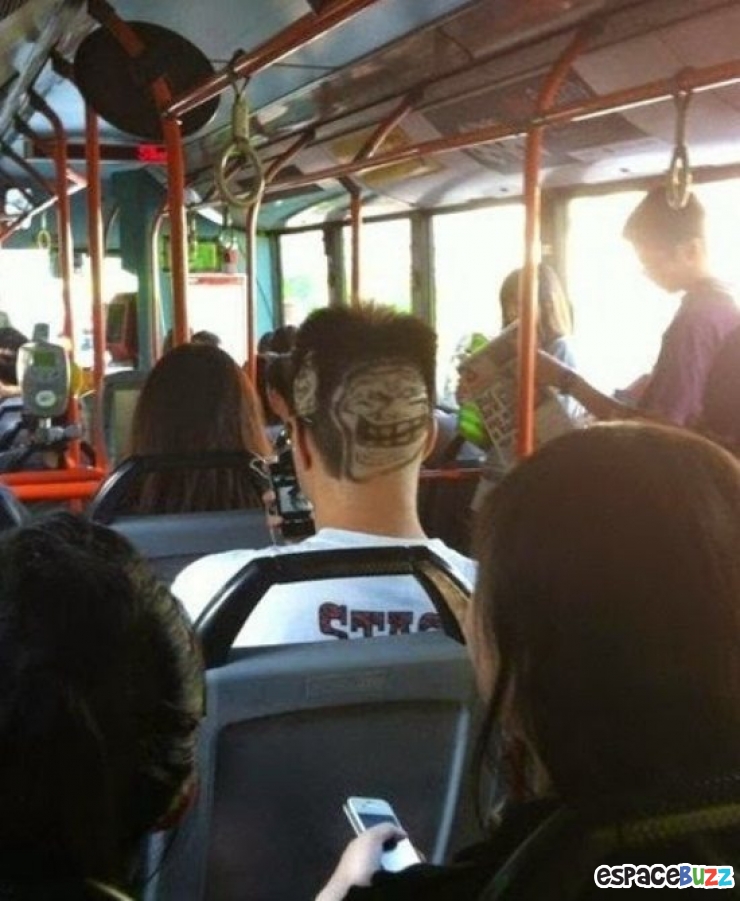 Illustration de l'article : Excentricité capillaire : le top 15 des pires coiffures