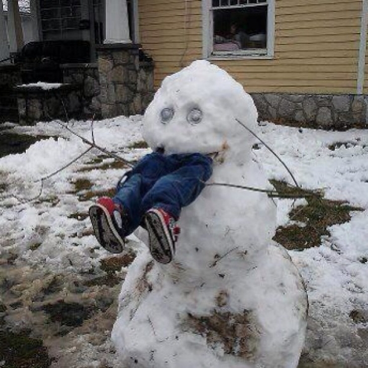Illustration de l'article : 20 bonhommes de neige qui ressemblent &agrave; tout sauf &agrave; des bonhommes de neige