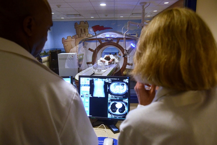 Illustration de l'article : Pour rassurer les enfants malades, cet hôpital à apporté quelques modifications à son scanner!