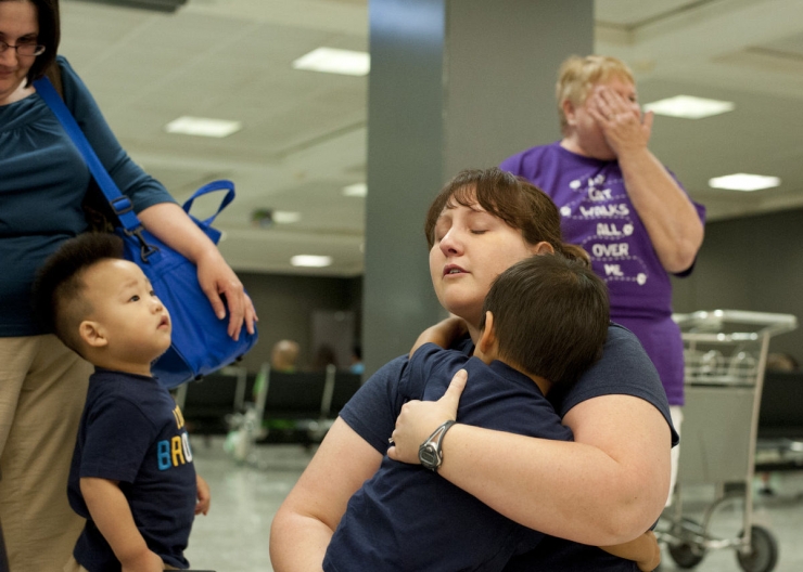 Illustration de l'article : 27 photos &eacute;mouvantes de familles recompos&eacute;es. L&rsquo;adoption peut aussi &ecirc;tre synonyme de bonheur et d&rsquo;amour&hellip;
