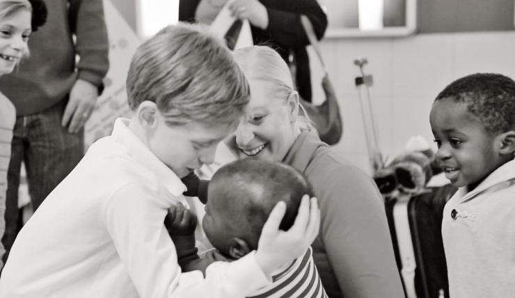 Illustration de l'article : 27 photos &eacute;mouvantes de familles recompos&eacute;es. L&rsquo;adoption peut aussi &ecirc;tre synonyme de bonheur et d&rsquo;amour&hellip;