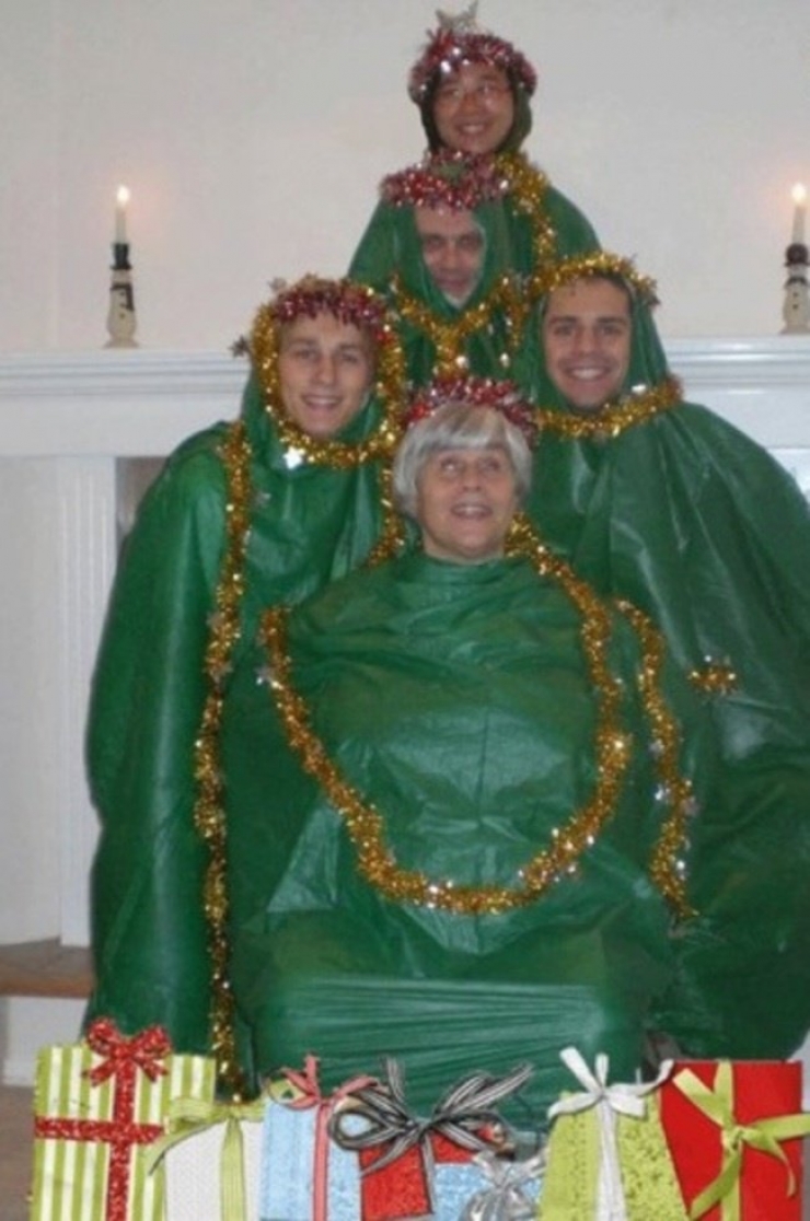 Illustration de l'article : 17 photos de personnes qui sont totalement (voire un peu trop) dans leur trip de No&euml;l