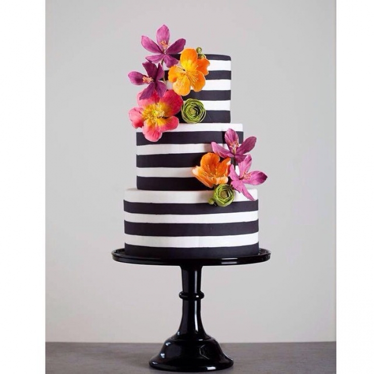 Illustration de l'article : Ces 21 g&acirc;teaux de mariage sont si jolis que les manger serait presque un p&ecirc;ch&eacute;