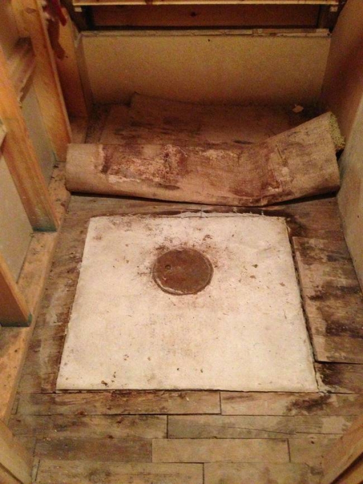 Illustration de l'article : Ce qu'a d&eacute;couvert cette famille sous leur escalier est inimaginable !