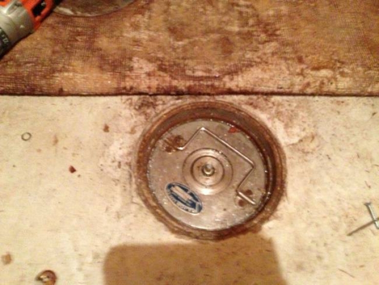 Illustration de l'article : Ce qu'a d&eacute;couvert cette famille sous leur escalier est inimaginable !