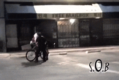 Illustration de l'article : Eloignez les enfants. Il ne doivent en aucun cas voir ces 17 p&egrave;res No&euml;l qui auront vite fait de briser leurs r&ecirc;ves