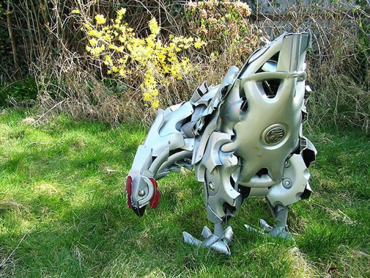 Illustration de l'article : Les enjoliveurs, cet artiste en fait des sculptures hors du commun. En voici 16