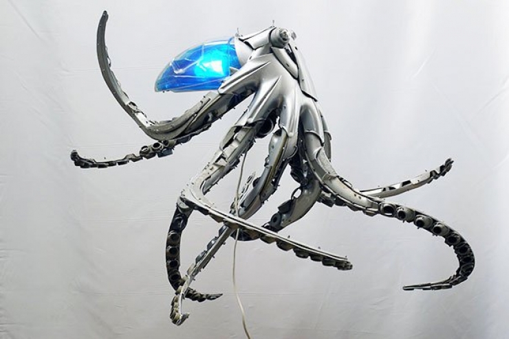Illustration de l'article : Les enjoliveurs, cet artiste en fait des sculptures hors du commun. En voici 16