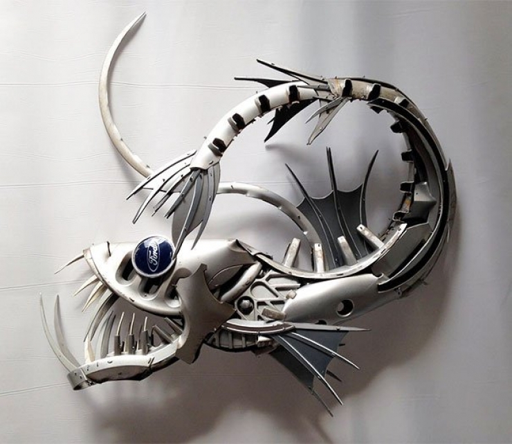 Illustration de l'article : Les enjoliveurs, cet artiste en fait des sculptures hors du commun. En voici 16