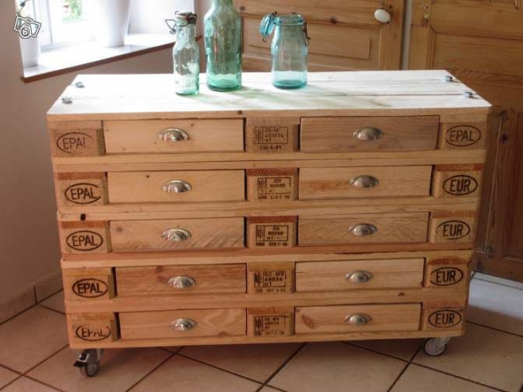 Illustration de l'article : 24 idées de réalisations à base de palettes juste pour votre salon!