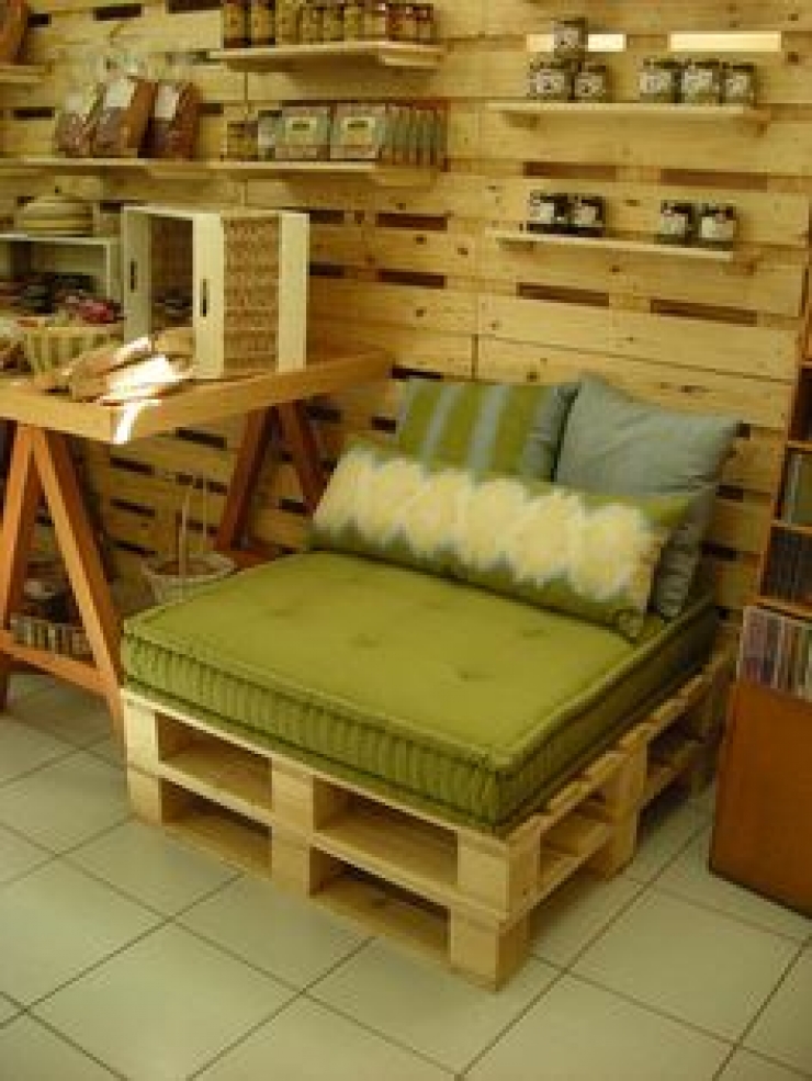 Illustration de l'article : 24 idées de réalisations à base de palettes juste pour votre salon!